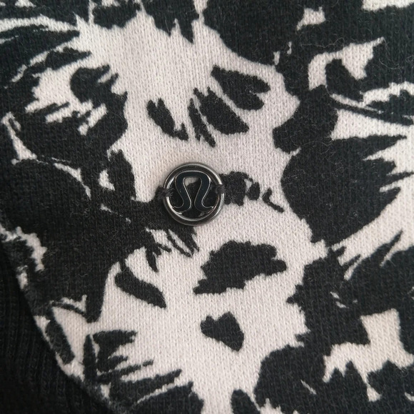 Lululemon Cozy Cuddle Up Sweatshirt Jacket Floral Fleece Lined Size 8 - Picture 15 of 16